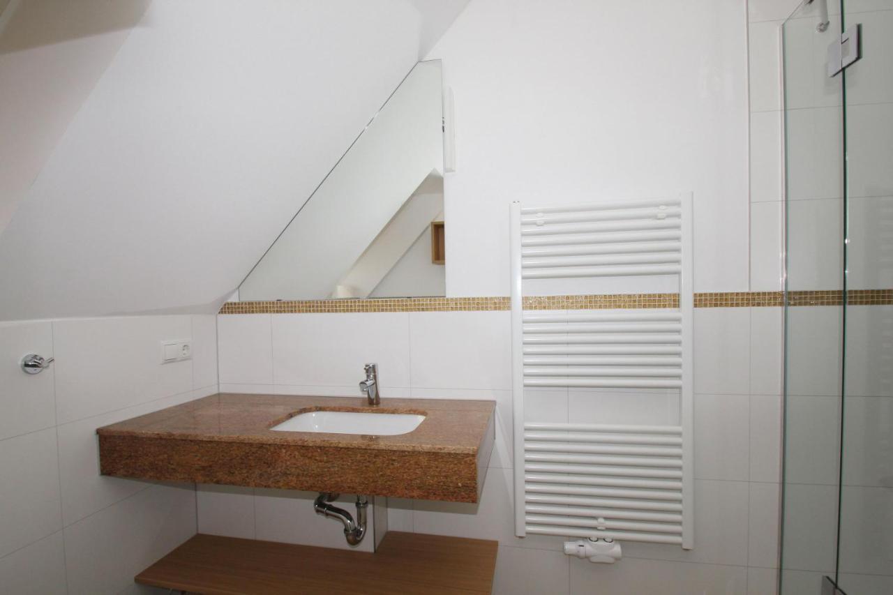 Strandnahe Fewo Rex Rugia: Balkon & Erlebnisbad Lobbe Exterior photo